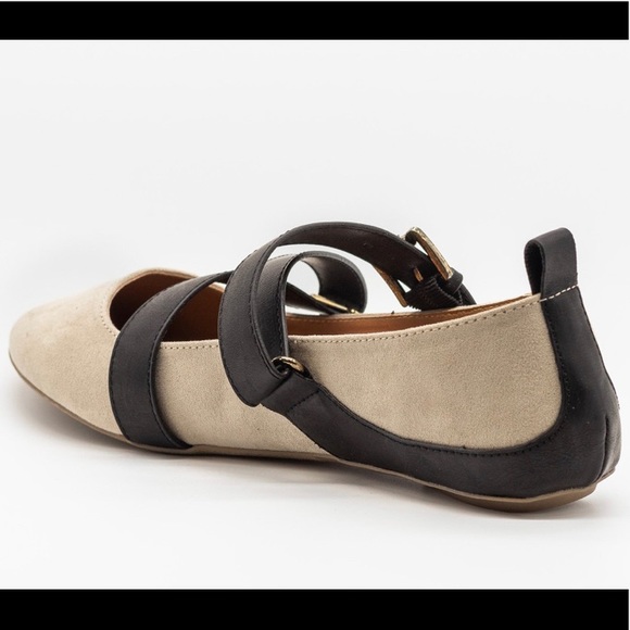 Shoes - Picture 3 of 4